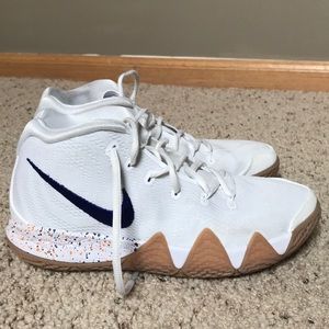 Basketball shoes Kyrie 4 Uncle Drew